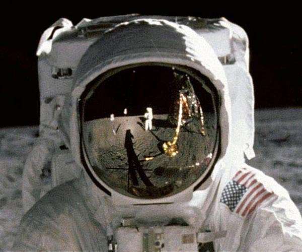 apollo-11-armstrong-reflection-aldrin-visor-hg