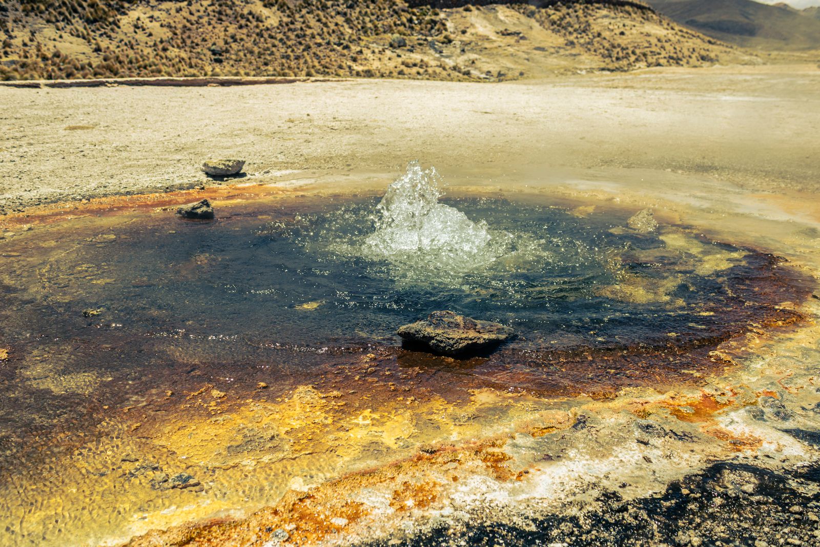 boiling river Peru steam