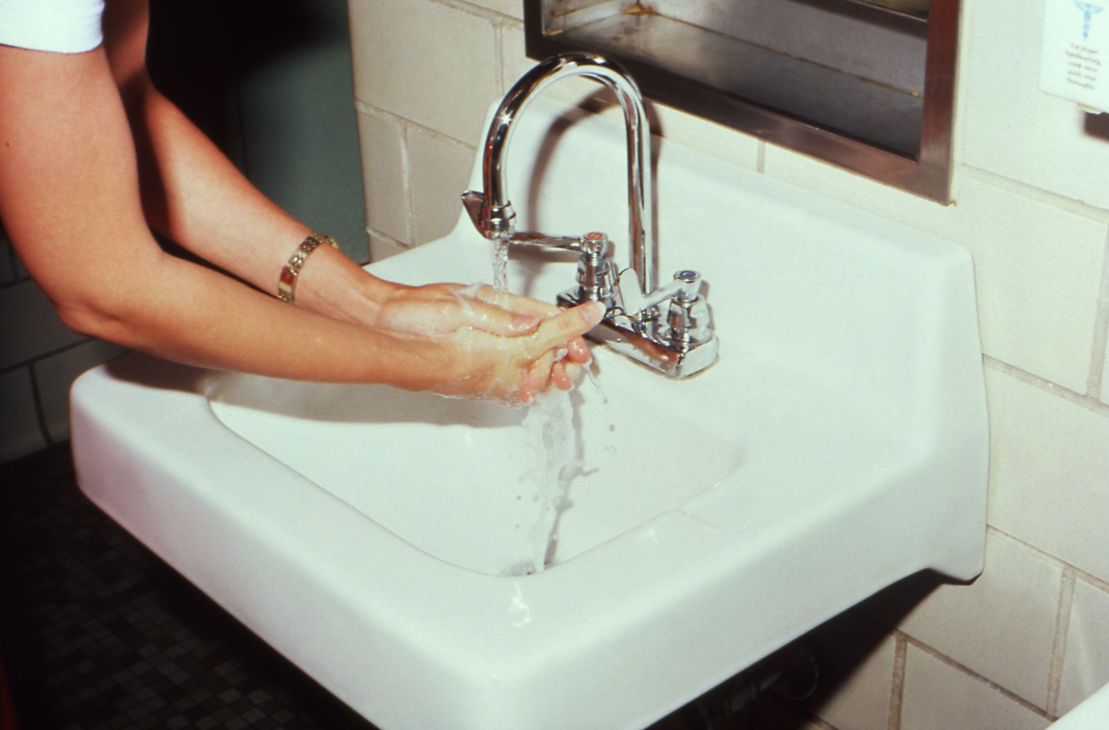 chlorinated lime handwashing basin